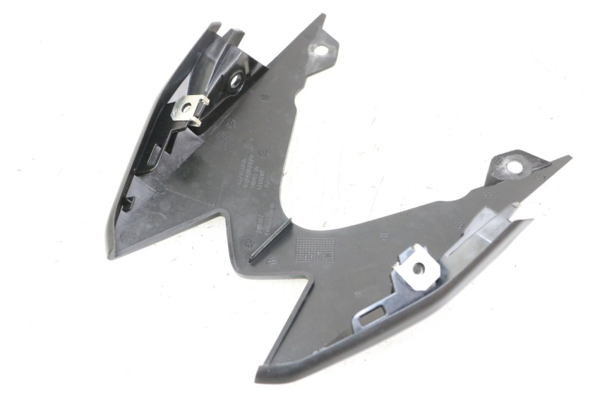 photo de Złącze tylnej owiewki BMW S RR ABS S1000RR 1000 (2015 - 2018) - Zbliżenie techniczne