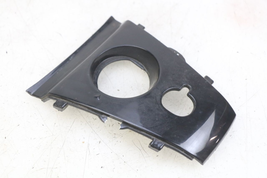 photo de Złącze tylnej owiewki BAOTIAN BT 49 QT-9 50 (2006 - 2010) - Zbliżenie techniczne