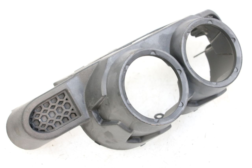 photo de Złącze tylnej owiewki YAMAHA BW'S BWS 125 (2010 - 2013) - Zbliżenie techniczne