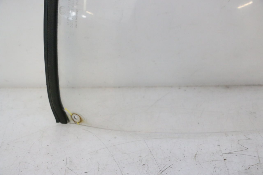 photo de Złącze tylnej owiewki BMW C1 125 (2000 - 2003) - Struktura - zbliżenie