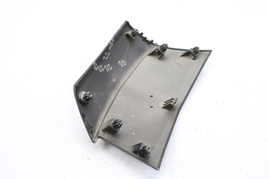 photo de Złącze tylnej owiewki PEUGEOT CITYSTAR 50 (2013 - 2017) - Zbliżenie techniczne