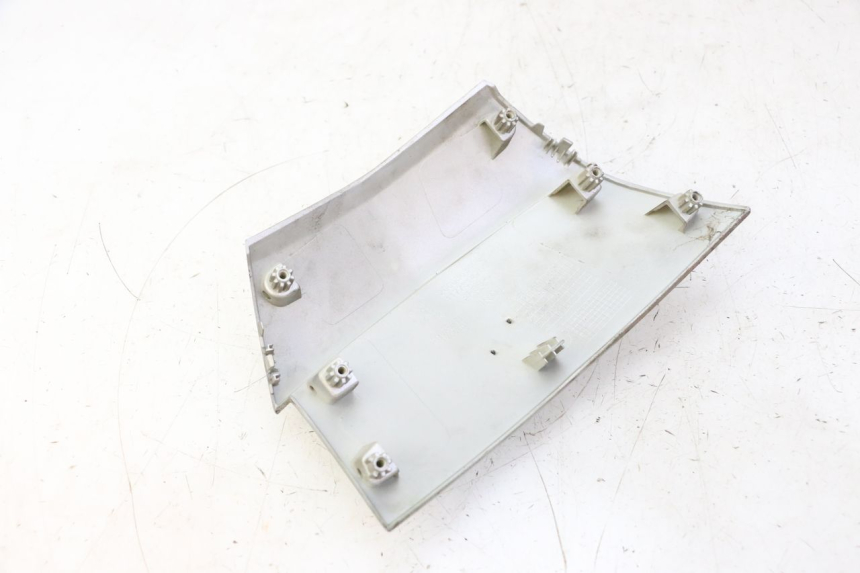 photo de Złącze tylnej owiewki PEUGEOT CITYSTAR 50 (2013 - 2017) - Szczegół części