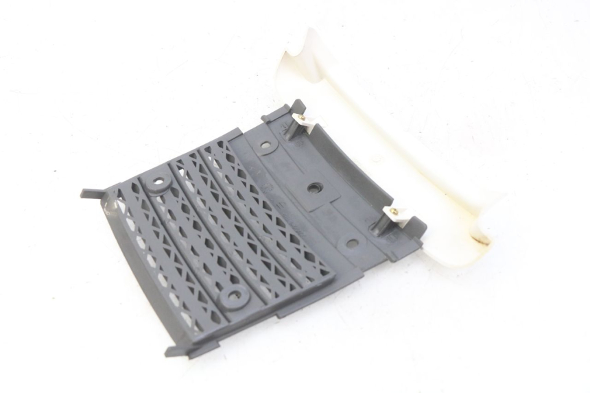 photo de Złącze tylnej owiewki SUZUKI CP 80 (1985 - 1996) - Zoom stanu zużycia