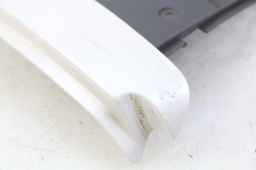 photo de Złącze tylnej owiewki SUZUKI CP 80 (1985 - 1996) - Inny kąt widzenia