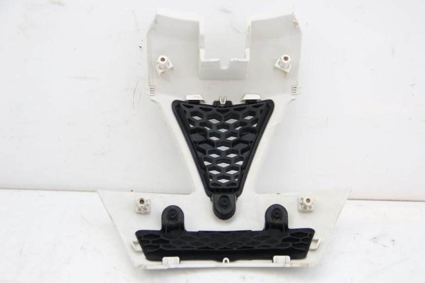 photo de ZŁĄCZE OWIEWKI TYLNEJ PEUGEOT E-VIVACITY 1 (2012 - 2018) - Zbliżenie techniczne