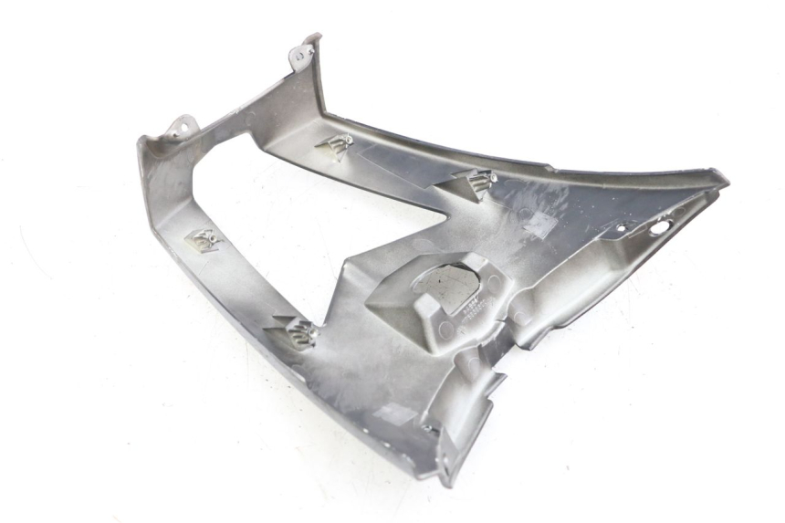 photo de Złącze tylnej owiewki PEUGEOT GEOPOLIS RS 125 (2007 - 2009) - Zoom stanu zużycia