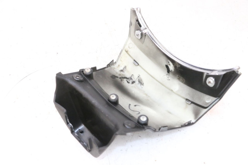 photo de Złącze tylnej owiewki JM MOTORS GTS 125 (2015 - 2019) - Zoom stanu zużycia