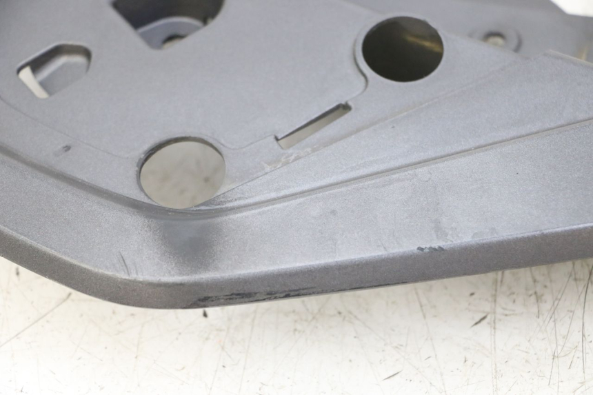 photo de Złącze tylnej owiewki HONDA PCX (JF57/JF64) 125 (2014 - 2018) - Zbliżenie komponentów