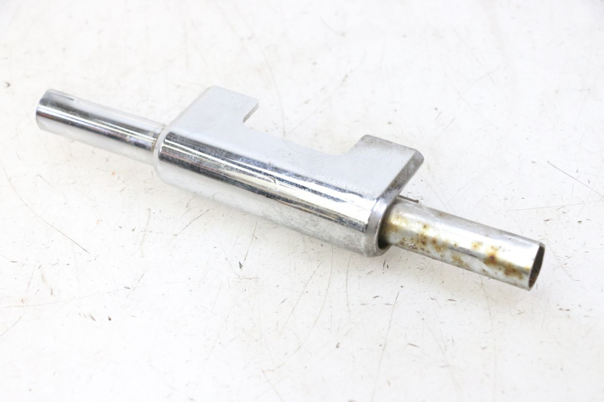 photo de Złącze dolnej tylnej owiewki HYOSUNG GV AQUILA 125 (2000 - 2009) - Szczegół części