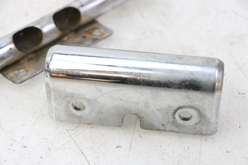 photo de Złącze dolnej tylnej owiewki HYOSUNG GV AQUILA 125 (2000 - 2009) - Zoom stanu zużycia