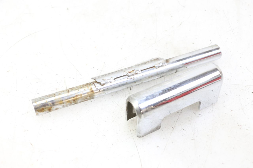 photo de Złącze dolnej tylnej owiewki HYOSUNG GV AQUILA 125 (2000 - 2009) - Punkty mocowania