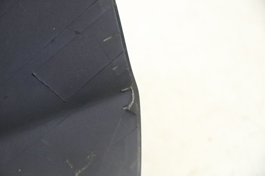 photo de Złącze dolnej tylnej owiewki SUZUKI BURGMAN 125 (2007 - 2014) - Szczegóły charakterystyczne