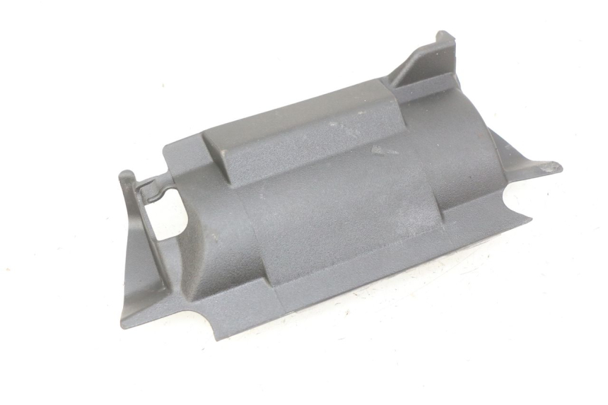 photo de Złącze dolnej tylnej owiewki HONDA CB R 1000 (2018 - 2023) - Szczegół części