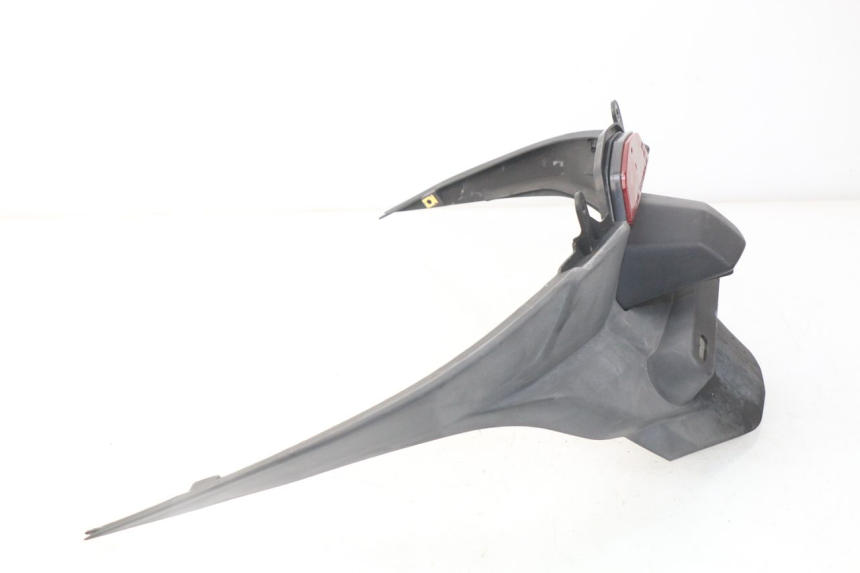 photo de Złącze dolnej tylnej owiewki KYMCO DINK STREET 125 (2009 - 2014) - Zbliżenie techniczne