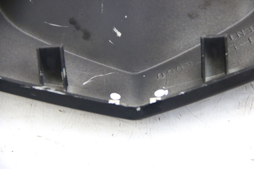 photo de Złącze dolnej tylnej owiewki KYMCO DINK STREET 125 (2009 - 2014) - Zoom stanu zużycia