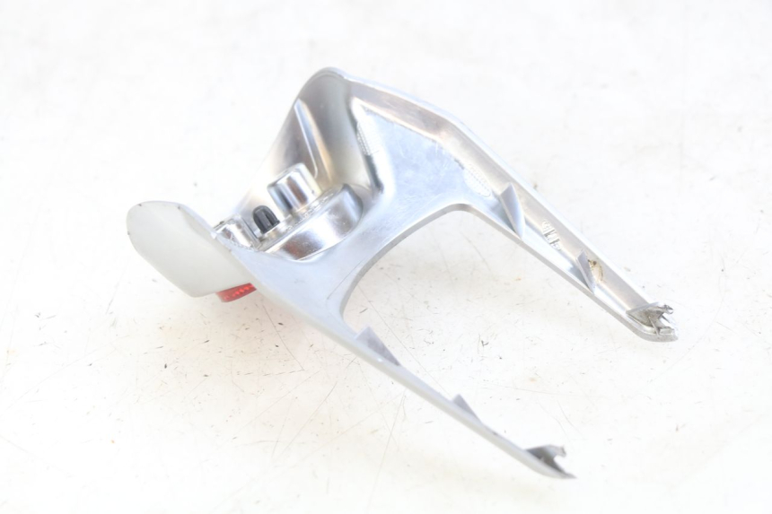 photo de Złącze dolnej tylnej owiewki PEUGEOT DJANGO 4T 50 (2014 - 2019) - Szczegół części