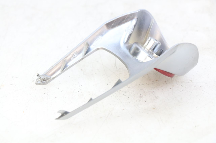 photo de Złącze dolnej tylnej owiewki PEUGEOT DJANGO 4T 50 (2014 - 2019) - Inny kąt widzenia