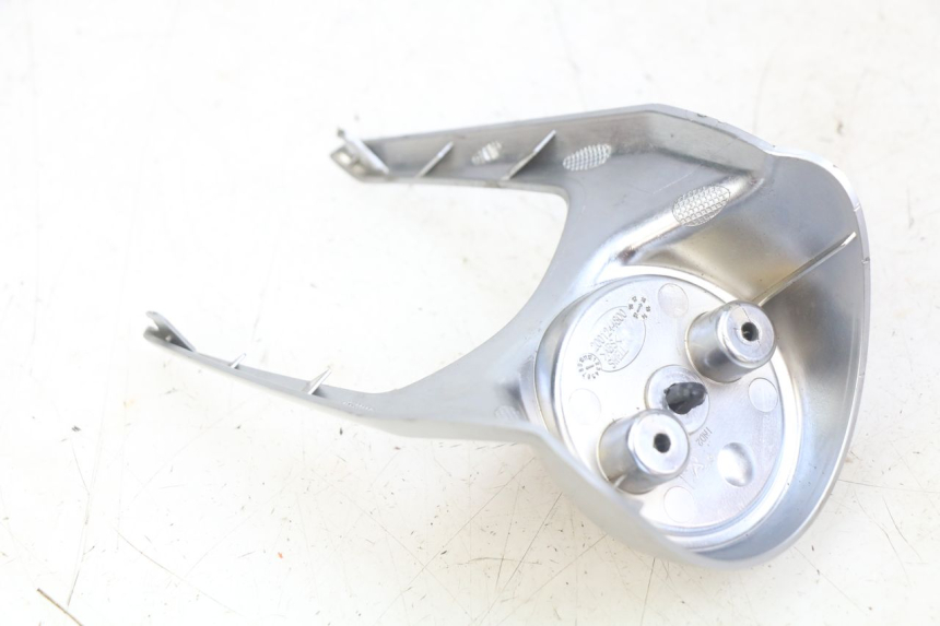 photo de Złącze dolnej tylnej owiewki PEUGEOT DJANGO 4T 50 (2014 - 2019) - Zbliżenie techniczne