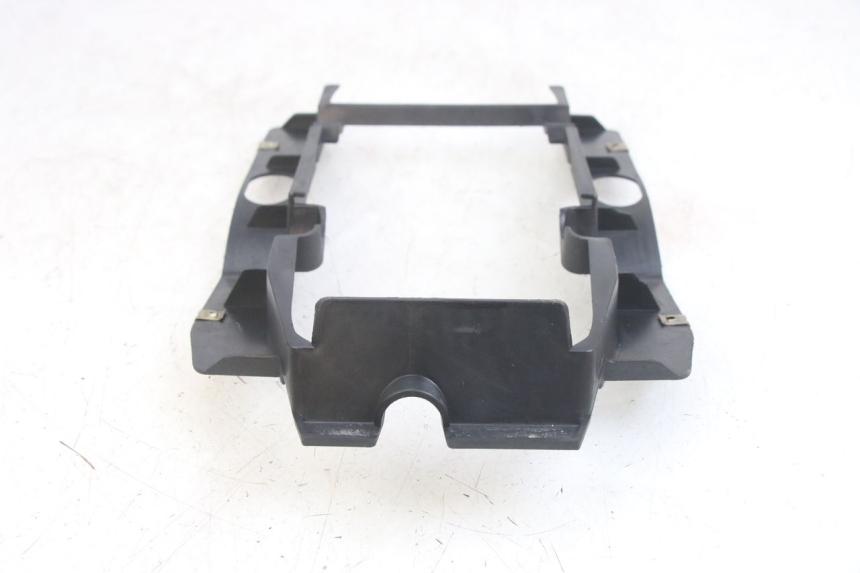 photo de Złącze dolnej tylnej owiewki GILERA DNA 50 (2000 - 2007) - Inny kąt widzenia