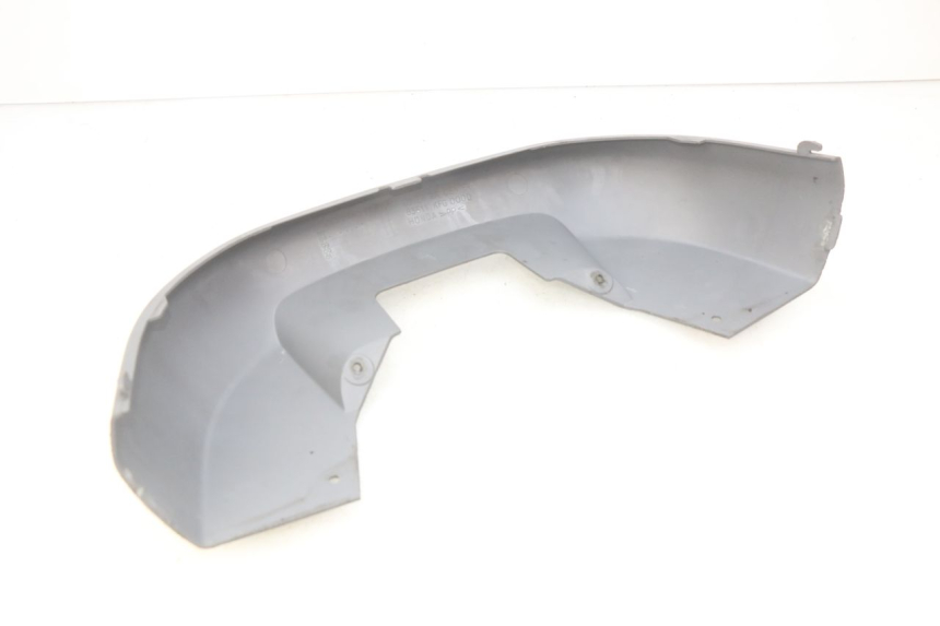 photo de Złącze dolnej tylnej owiewki HONDA FES PANTHEON 2T 125 (1998 - 2002) - Szczegół części