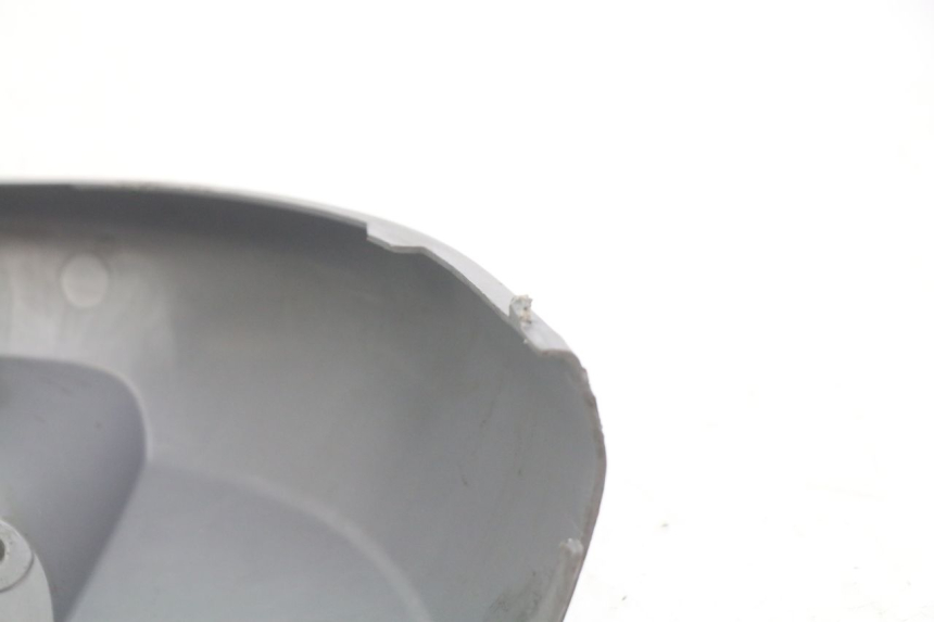 photo de Złącze dolnej tylnej owiewki HONDA FES PANTHEON 2T 125 (1998 - 2002) - Zoom stanu zużycia