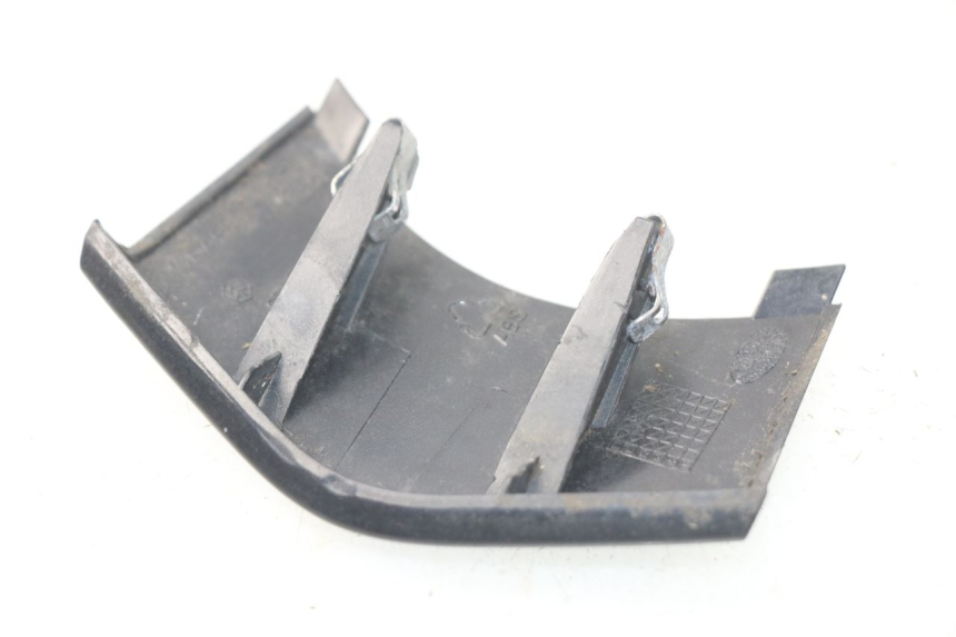 photo de Złączenie dolnej tylnej owiewki PIAGGIO FLY IE 125 (2012 - 2017) - Zoom stanu zużycia