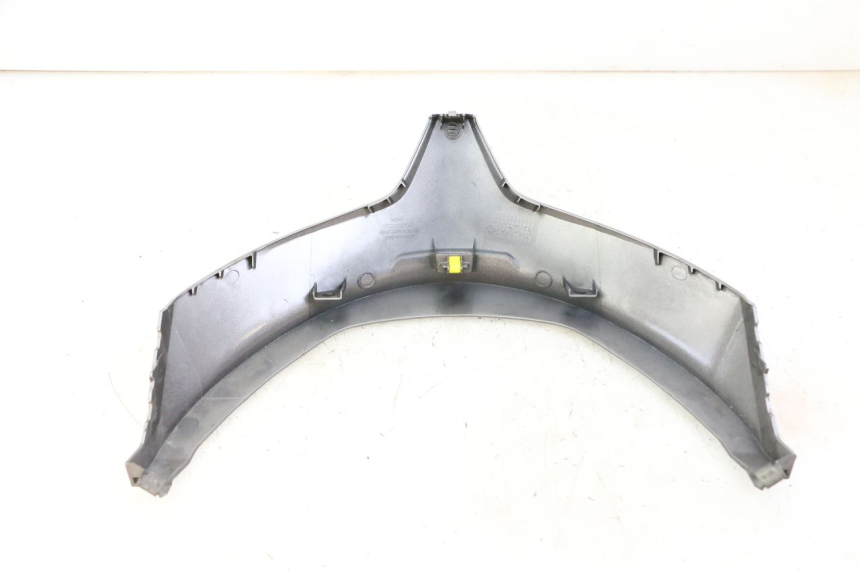 photo de Złącze dolnej tylnej owiewki HONDA FORZA ABS 300 (2013 - 2017) - Zbliżenie techniczne