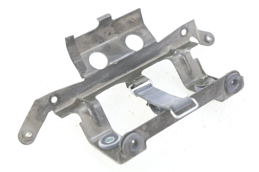 photo de Złącze dolnej tylnej owiewki YAMAHA FZS FAZER 600 (1998 - 2001) - Widok główny