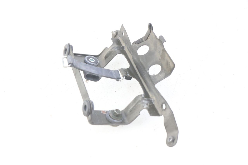 photo de Złącze dolnej tylnej owiewki YAMAHA FZS FAZER 600 (1998 - 2001) - Zoom stanu zużycia