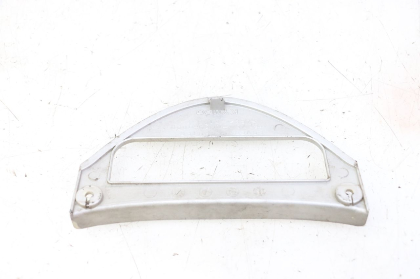 photo de Złącze dolnej tylnej owiewki KYMCO GRAND DINK 125 (2002 - 2007) - Zoom stanu zużycia