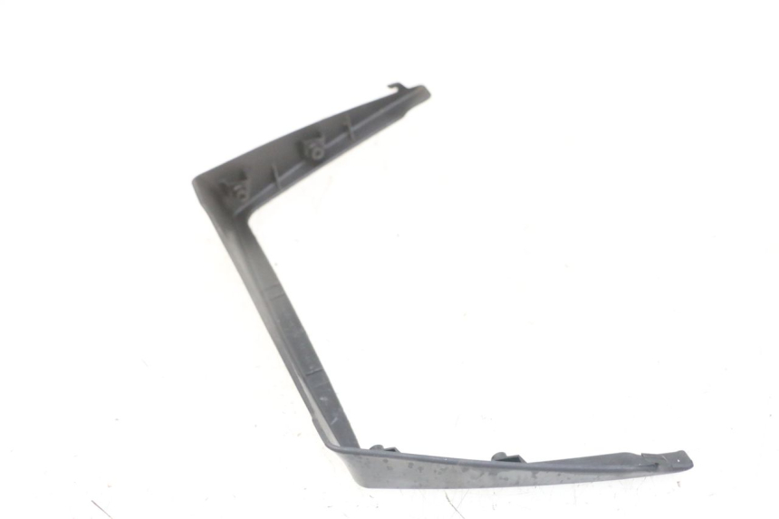 photo de Złącze dolnej tylnej owiewki SUZUKI GS GSE 500 (2001 - 2003) - Zoom stanu zużycia