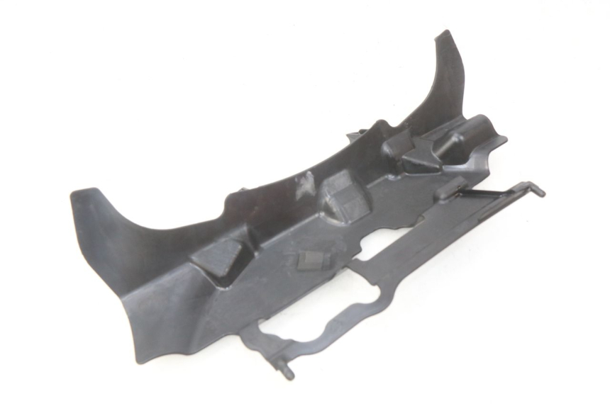 photo de Złącze dolnej tylnej owiewki SUZUKI GSX-R GSXR 750 (2011 - 2016) - Inny kąt widzenia