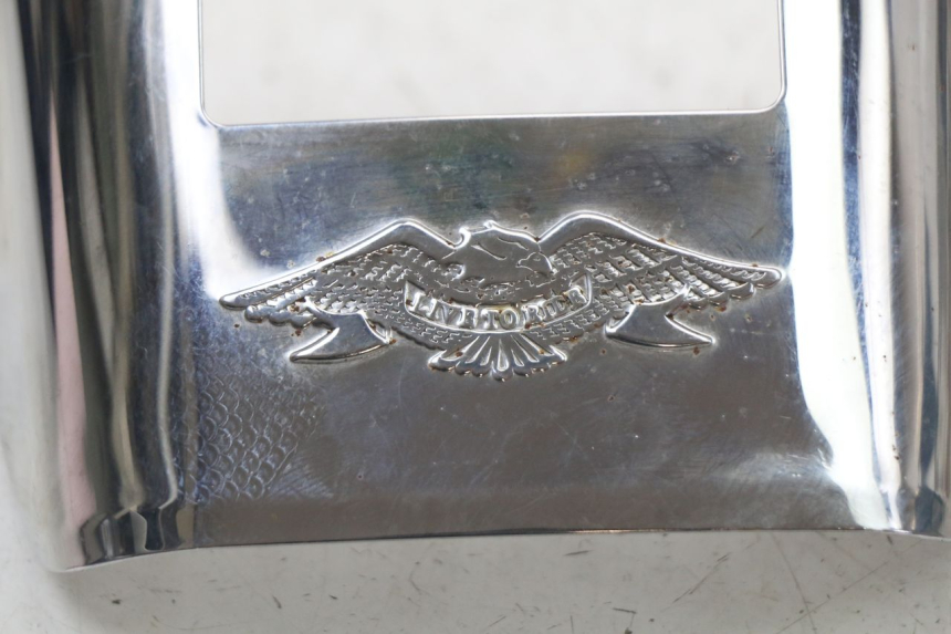 photo de Złącze dolnej tylnej owiewki HARLEY DAVIDSON SPORTSTER XL CUSTOM 883 (1999 - 2006) - Szczegół części