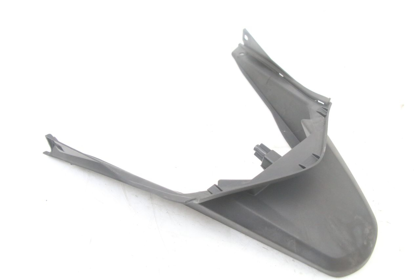 photo de Złącze dolnej tylnej owiewki HONDA PCX (JF57/JF64) 125 (2014 - 2018) - Inny kąt widzenia