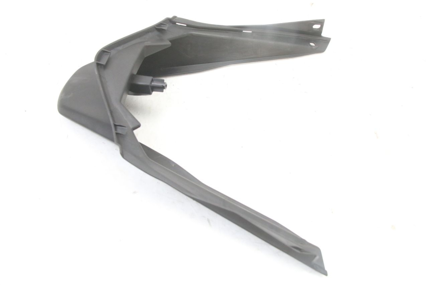 photo de Złącze dolnej tylnej owiewki HONDA PCX (JF57/JF64) 125 (2014 - 2018) - Zbliżenie techniczne