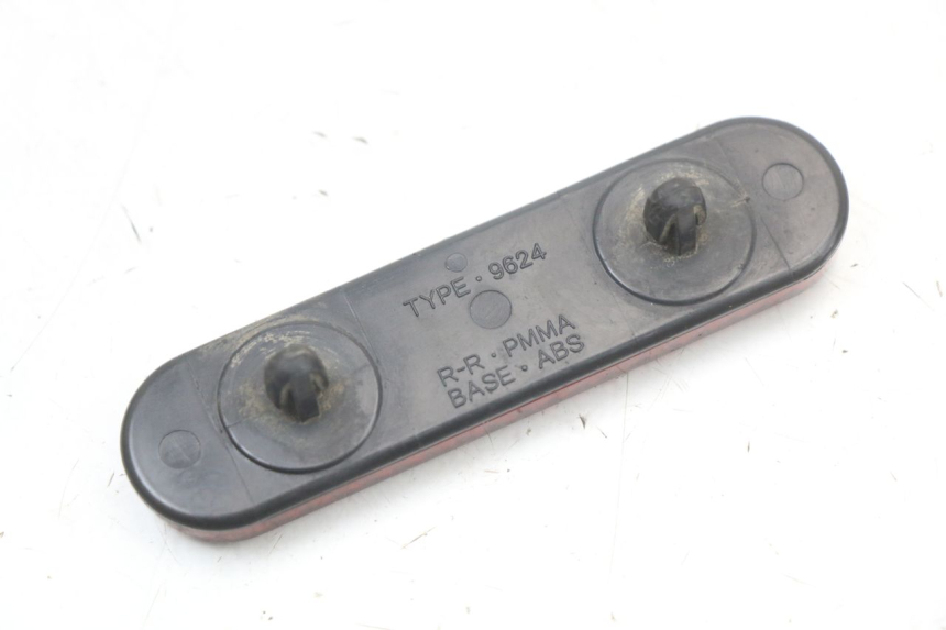 photo de Złącze dolnej tylnej owiewki PEUGEOT KISBEE 4T 50 (2010 - 2017) - Zoom stanu zużycia