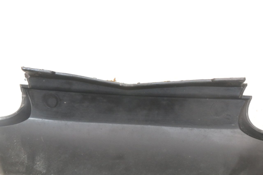 photo de Złącze dolnej tylnej owiewki PIAGGIO MP3 LT 400 (2007 - 2012) - Zbliżenie techniczne