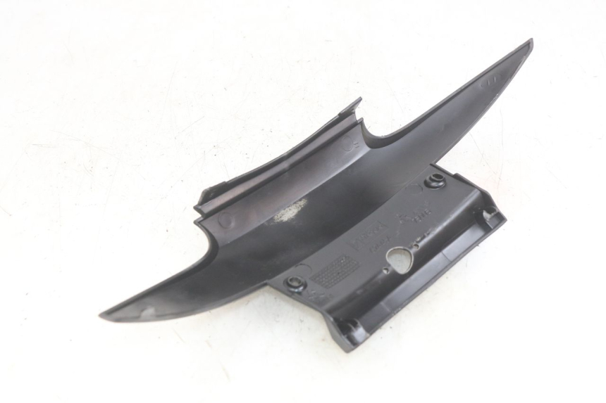 photo de Złącze dolnej tylnej owiewki PIAGGIO MP3 LT 400 (2007 - 2012) - Zoom stanu zużycia