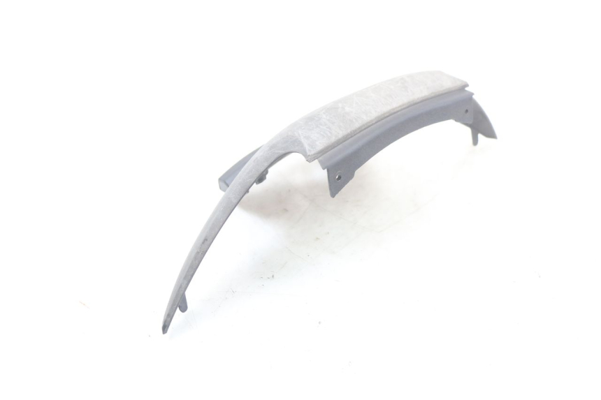 photo de Złącze dolnej tylnej owiewki PIAGGIO MP3 LT 400 (2007 - 2012) - Zoom stanu zużycia