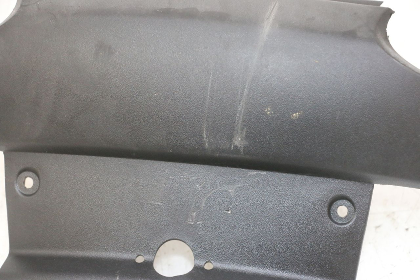 photo de Złącze dolnej tylnej owiewki PIAGGIO MP3 LT 300 (2010 - 2016) - Szczegół części