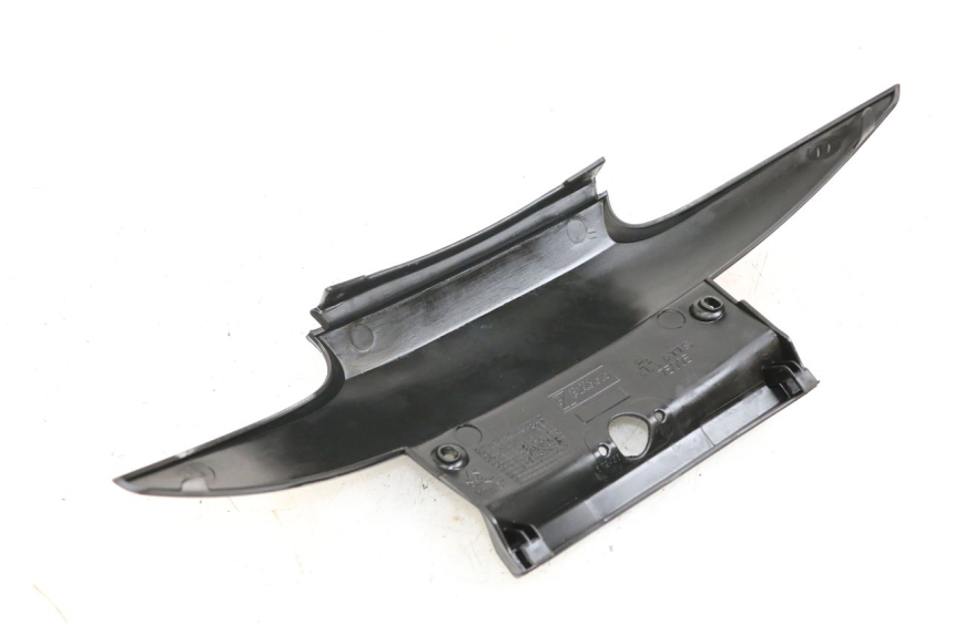 photo de Złącze dolnej tylnej owiewki PIAGGIO MP3 500 (2011 - 2015) - Szczegół części