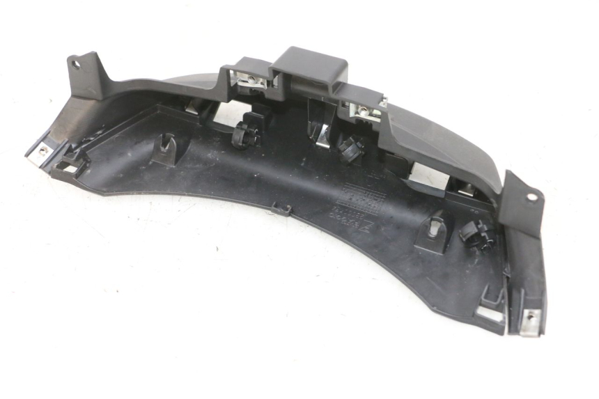 photo de Złącze dolnej tylnej owiewki PIAGGIO MP3 500 (2016 - 2018) - Szczegół części