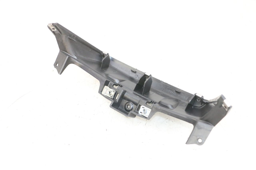 photo de Złącze dolnej tylnej owiewki PIAGGIO MP3 500 (2016 - 2018) - Część sprawdzona