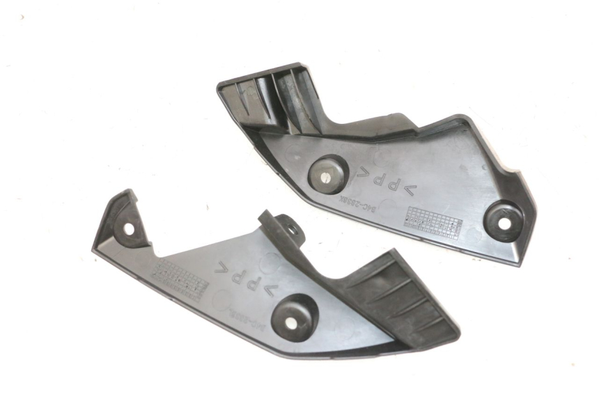 photo de Złącze dolnej tylnej owiewki YAMAHA MT-07 MT07 ABS 700 (2018 - 2020) - Szczegół części