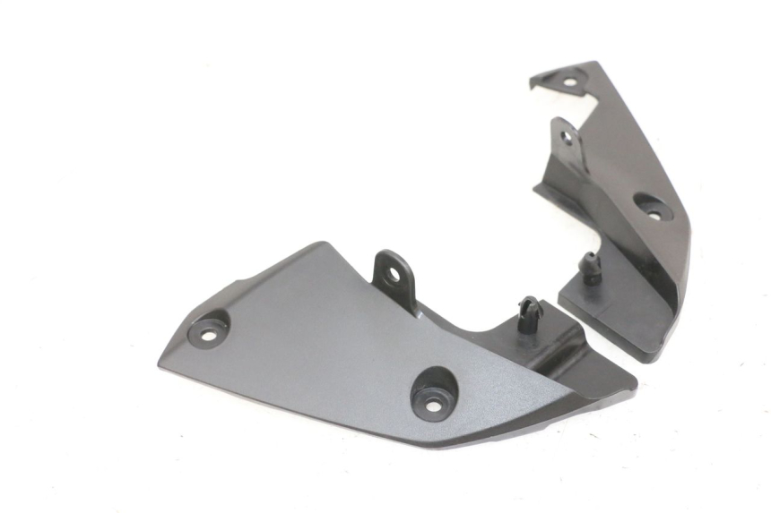 photo de Złącze dolnej tylnej owiewki YAMAHA MT-07 MT07 ABS 700 (2018 - 2020) - Inny kąt widzenia