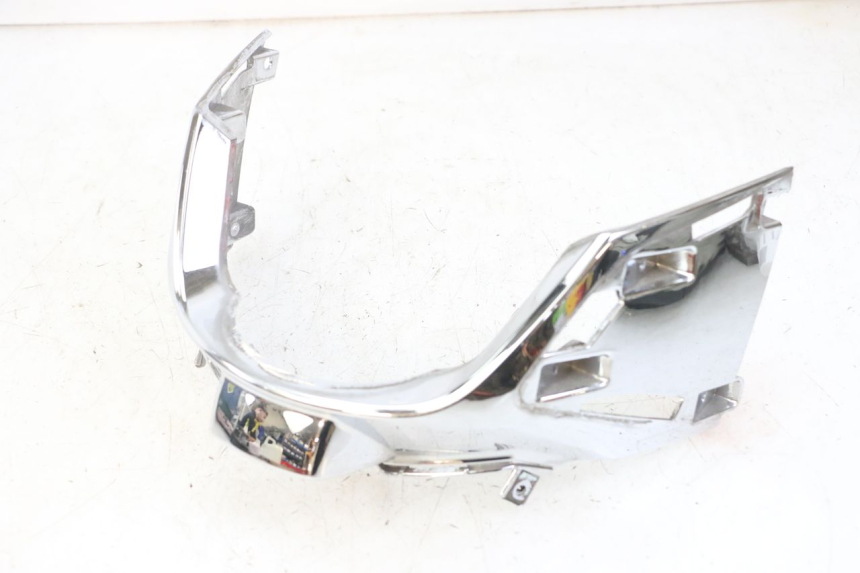 photo de Złącze dolnej tylnej owiewki KYMCO LIKE 4T 50 (2019 - 2025) - Punkty mocowania