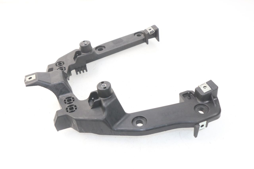 photo de Złącze dolnej tylnej owiewki MBK NITRO 2T 50 (2013 - 2017) - Zoom stanu zużycia