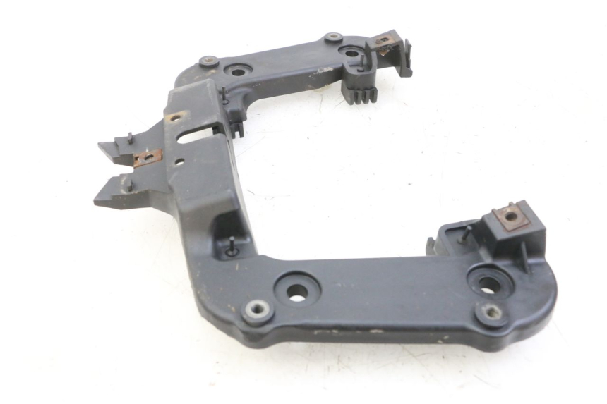 photo de Złącze dolnej tylnej owiewki MBK OVETTO 4T 50 (2008 - 2016) - Zoom stanu zużycia