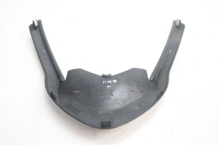 photo de Złącze dolnej tylnej owiewki HONDA PCX (JF28) 125 (2009 - 2011) - Inny kąt widzenia