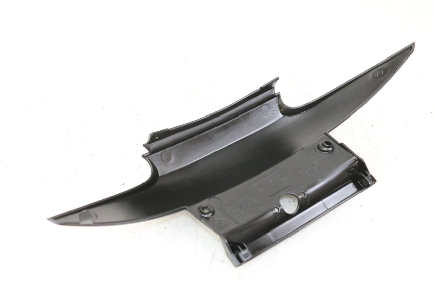 photo de Złącze dolnej tylnej owiewki PIAGGIO MP3 LT 400 (2007 - 2012) - Szczegół części